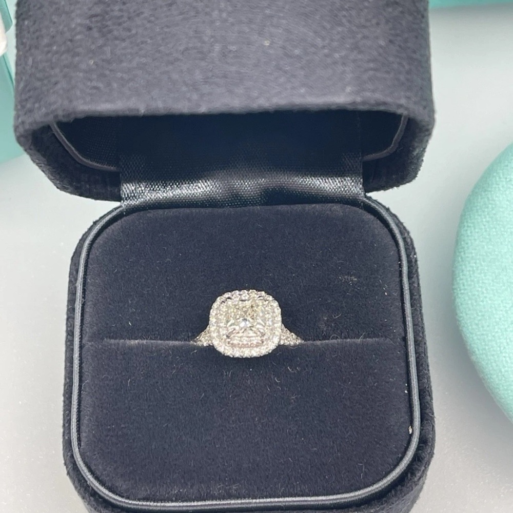 Tiffany & Co. Soleste 1.06 Ct Cushion Diamond Platinum Engagement Ring $15000 - Picture 3 of 15